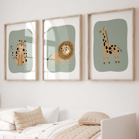 Set of 3 safari animal printable in scandinavian style for neutral nursery safari decor.